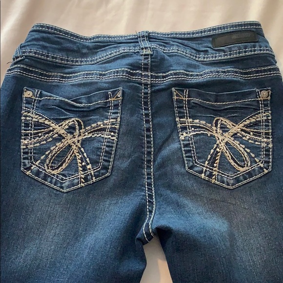 Women’s wallflower jeans - Picture 2 of 3